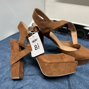 Mossimo. Platform Block Heel Chestnut 8 1/2- NWT